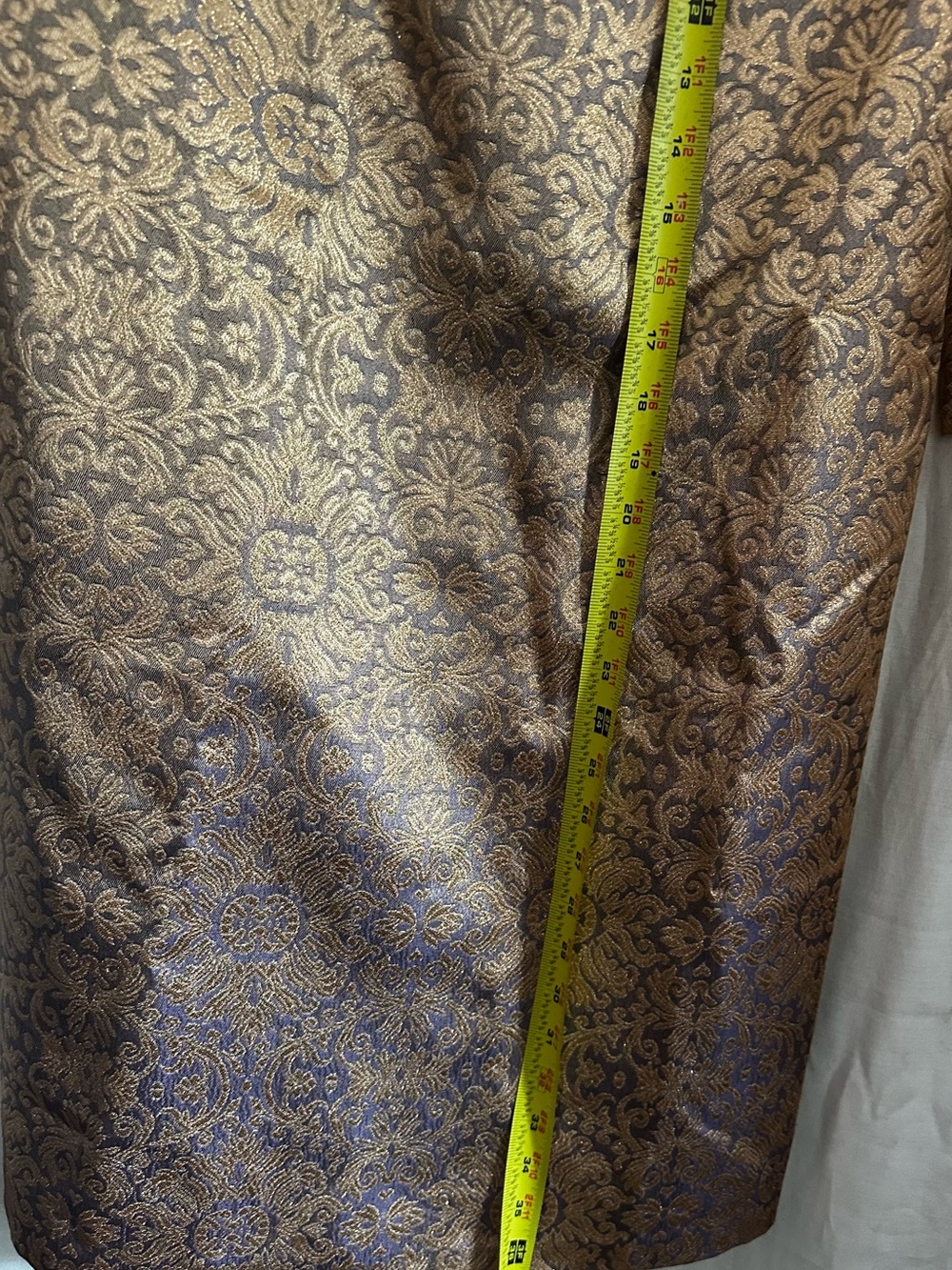 Donna Morgan Gold Metallic Brocade Shift Dress with Flared Sleeves Size 10/US - Picture 7 of 10